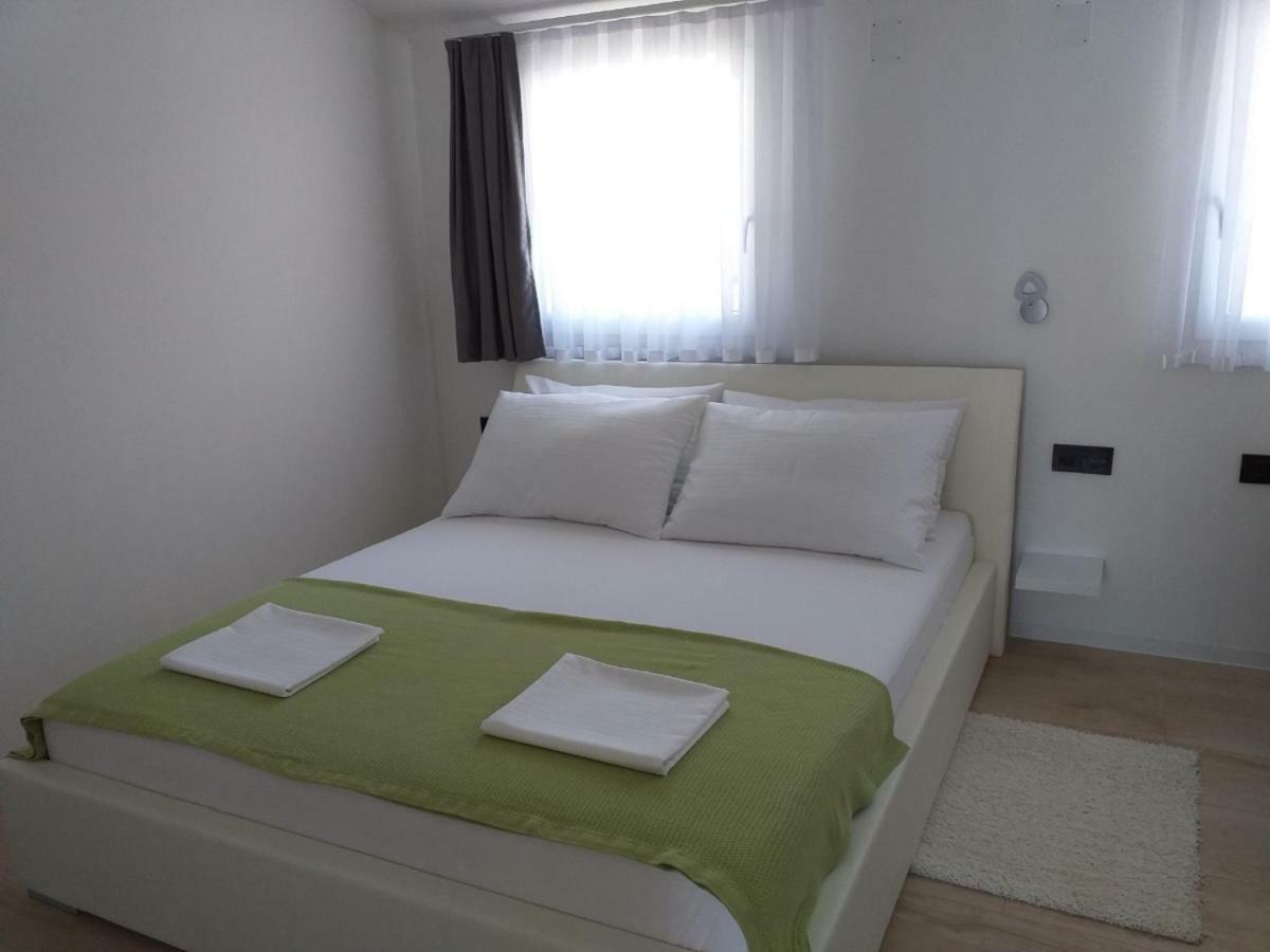 Mayana Apartamento Cesarica Quarto foto